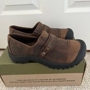 NWT - KEEN Women’s Cascade Kaci Full Grain Slip-On Loafers - Size 8 M (EU 38.5)
